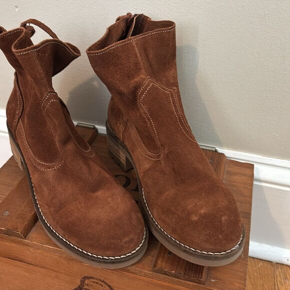 Antonio De Faria Mila Genuine Suede Leather Lug Sole Zp Up Ankle Booties 9 - Picture 2 of 5